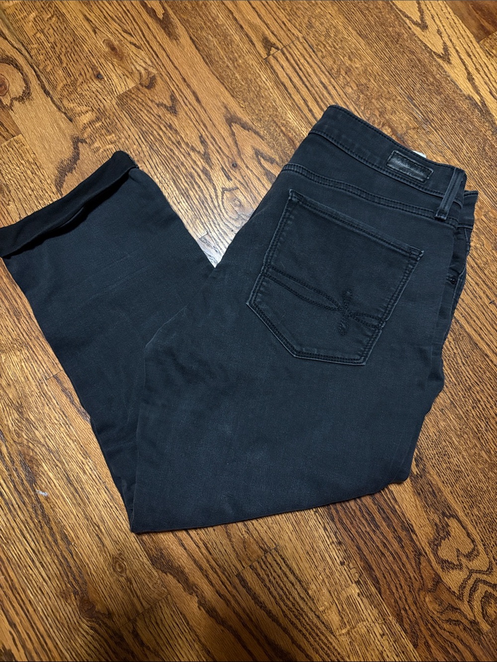 Denizen from Levi's women's Black Modern Crop Jeans 30/10
